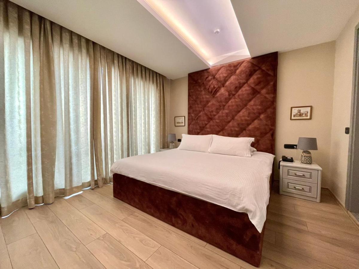 Vila Shard Boutique Hotel Tirana Exteriör bild