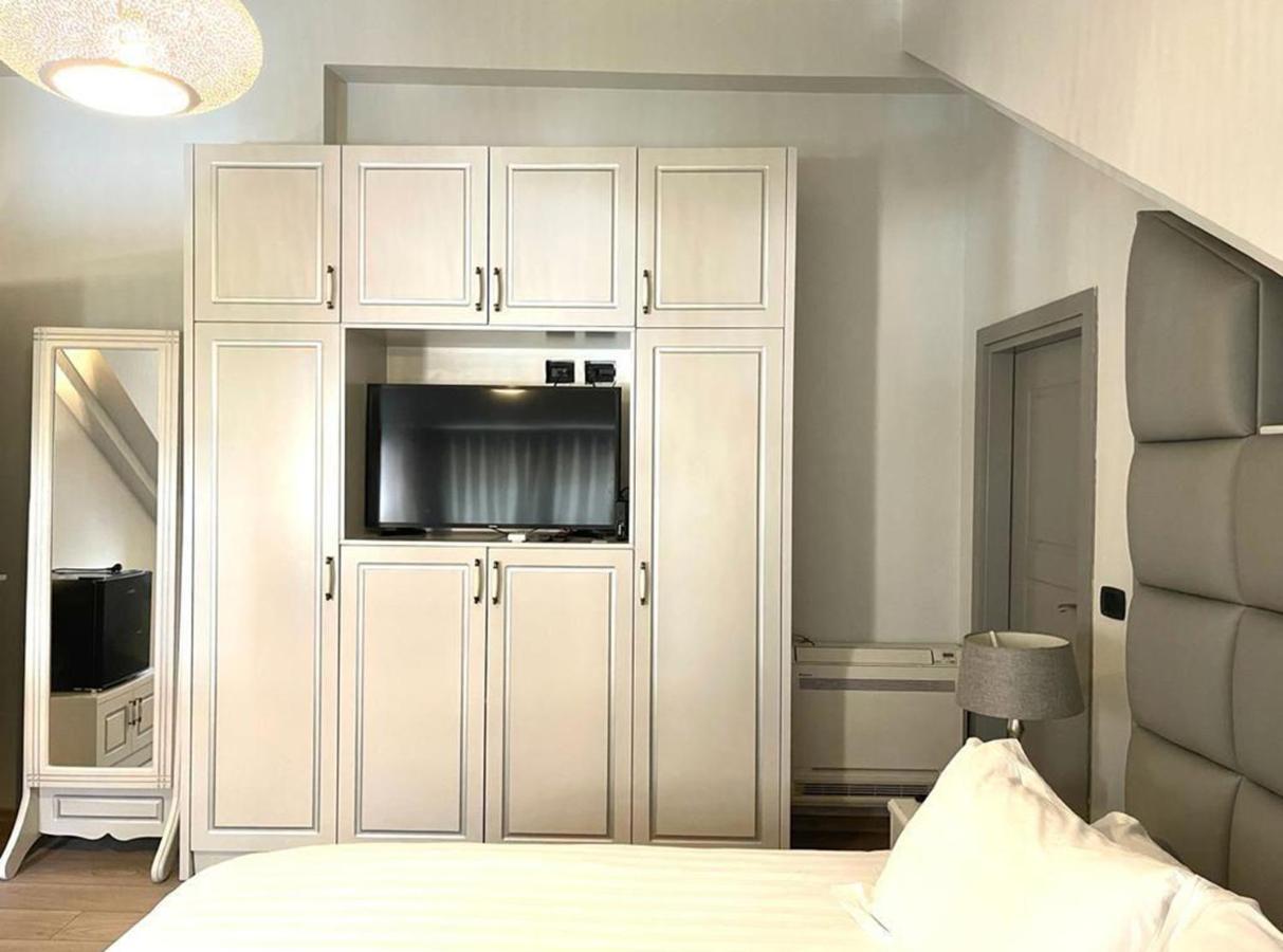 Vila Shard Boutique Hotel Tirana Exteriör bild