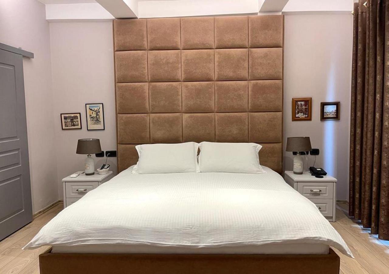 Vila Shard Boutique Hotel Tirana Exteriör bild
