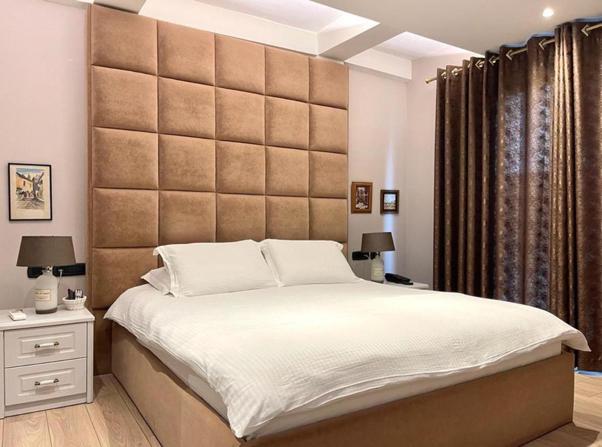 Vila Shard Boutique Hotel Tirana Exteriör bild