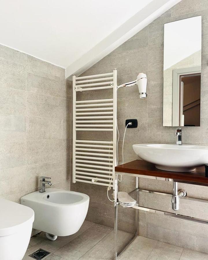 Vila Shard Boutique Hotel Tirana Exteriör bild