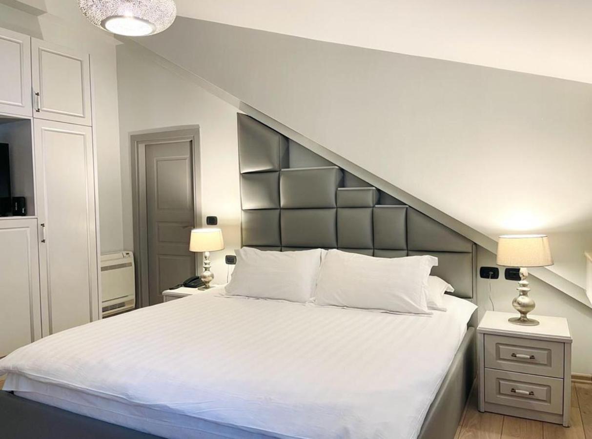 Vila Shard Boutique Hotel Tirana Exteriör bild