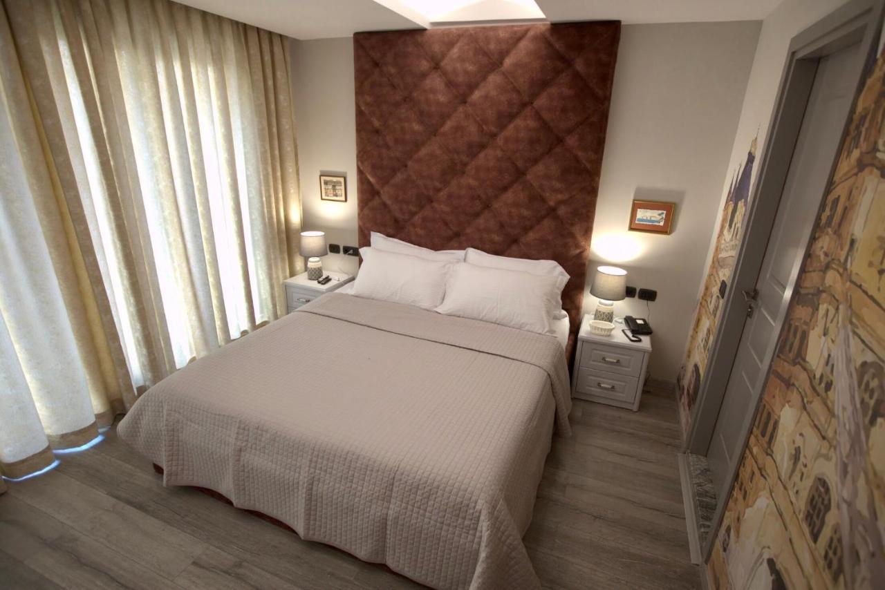 Vila Shard Boutique Hotel Tirana Exteriör bild